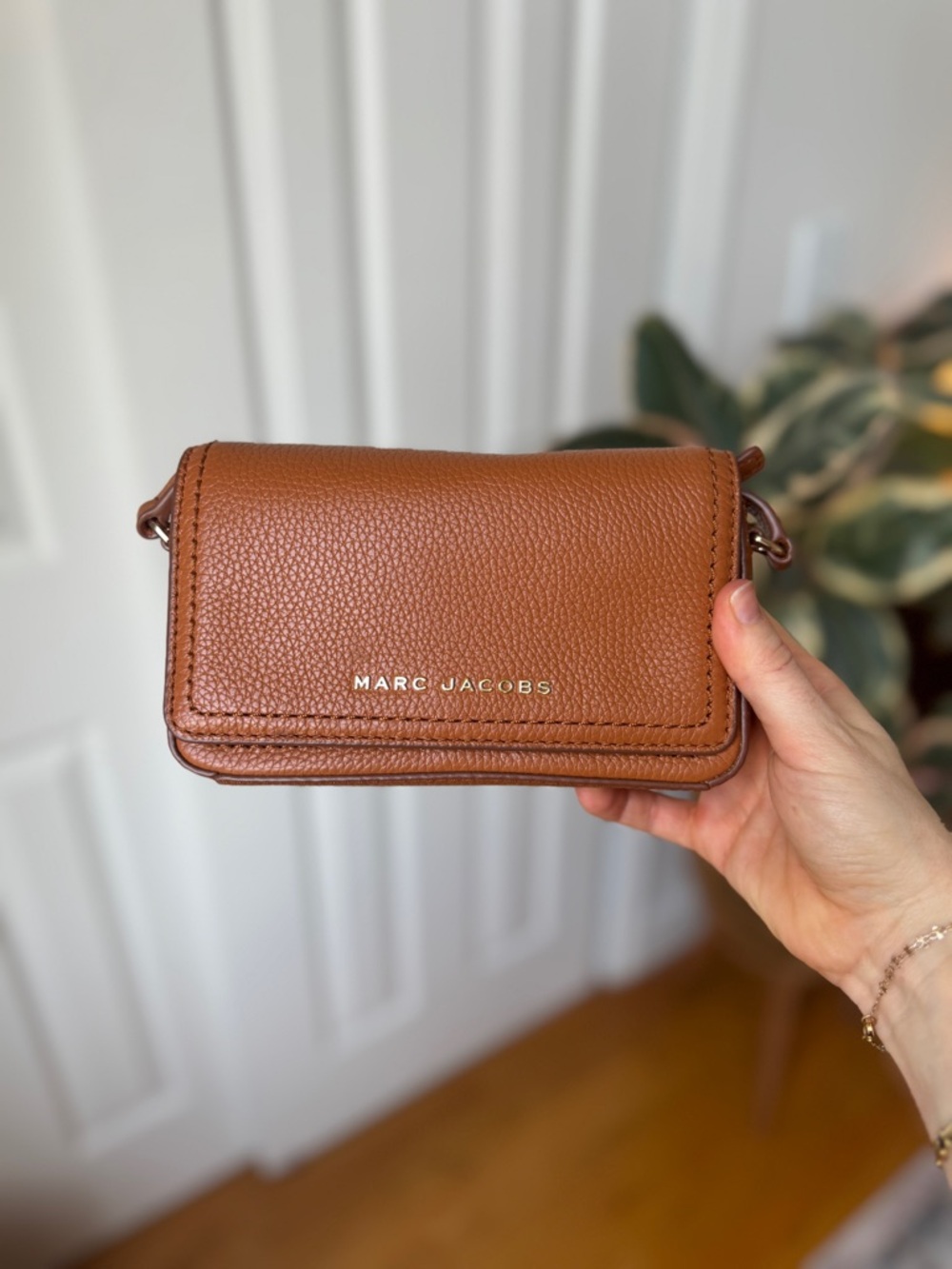 Marc Jacobs Tan Pebbled Leather Crossbody Wallet